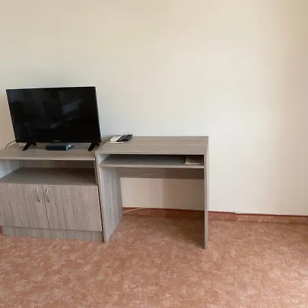 Apartment Village *